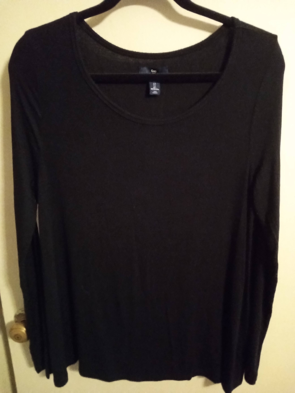 GAP Black Long-Sleeve Scoop Neck Top